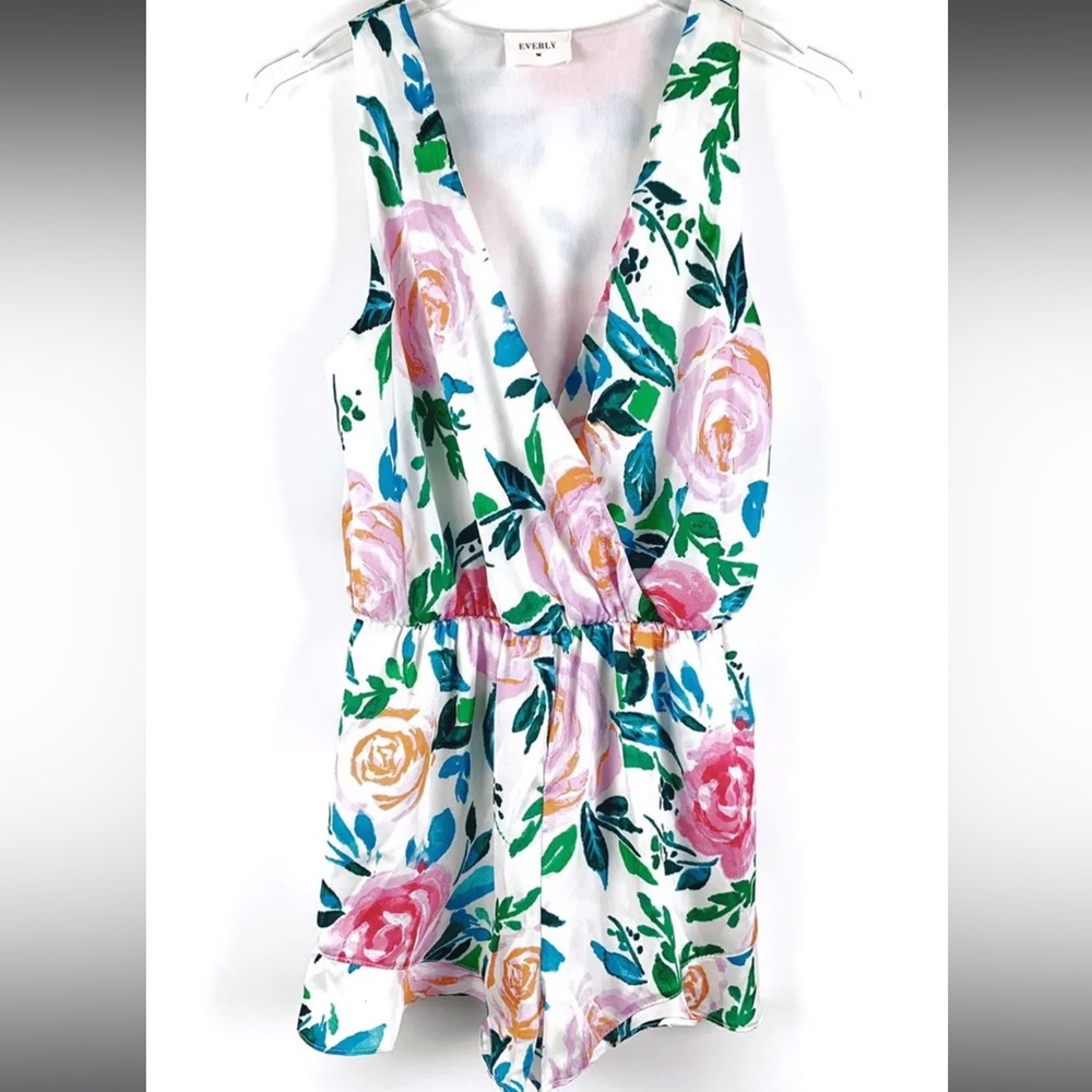 Everly sleeveless floral romper M